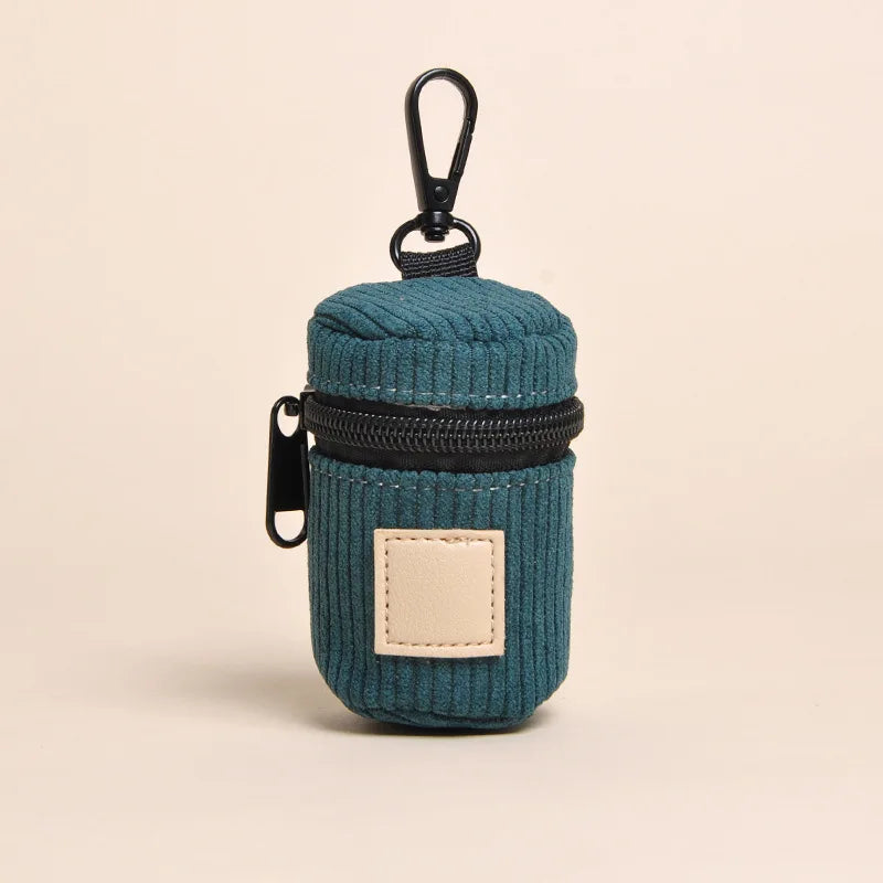Porte sac à déjections en velours côtelé muni d'un crochet